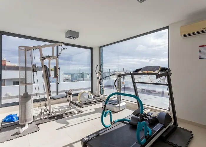 Lagos Marina Apartment With Pool & Gym