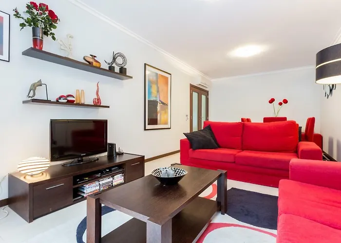 Lagos Marina Apartment With Pool & Gym