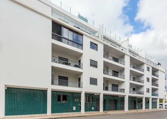 Lagos Marina Apartment With Pool & Gym